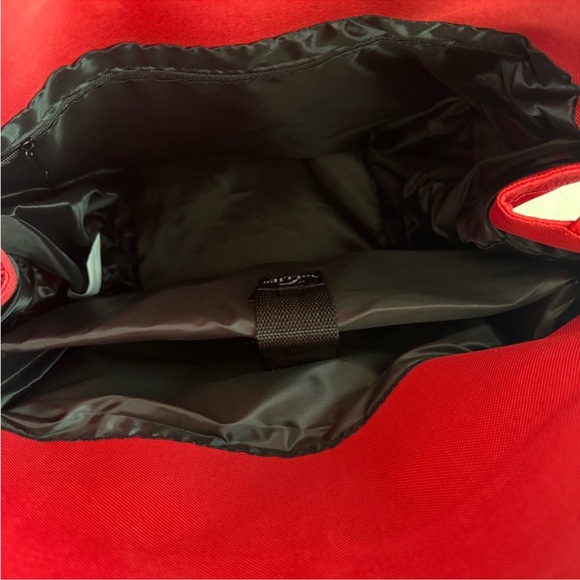 NWT red roller for laptop for traveling for kids or weekend get away - Picture 8 of 10